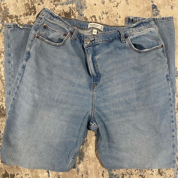 Abercrombie & Fitch Curve Love The 90s Straight Ultra High Rise Jeans 34/18R - Picture 1 of 6